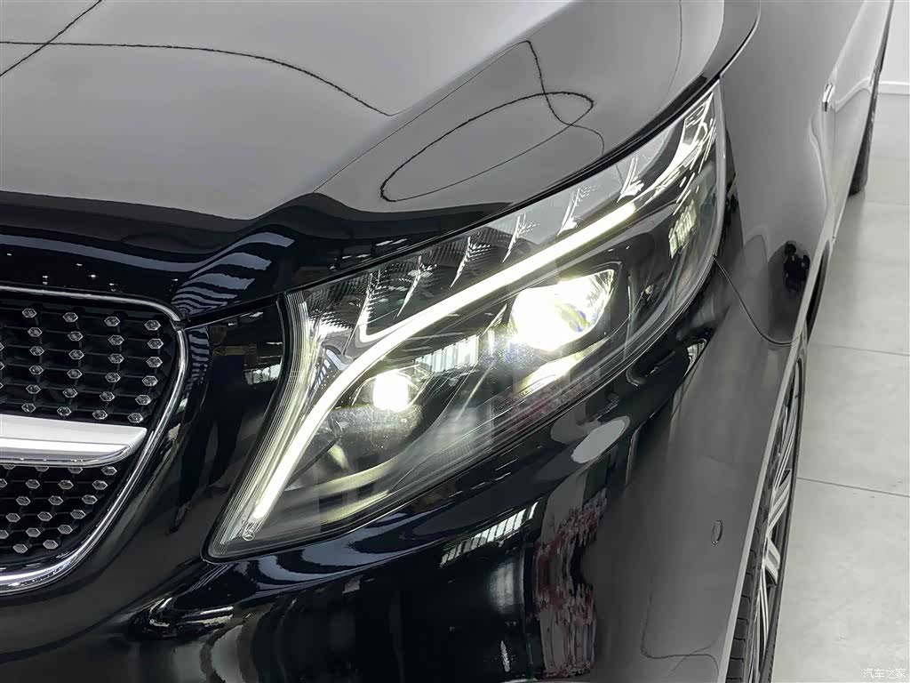 Mercedes-Benz V-Class, 2024 31