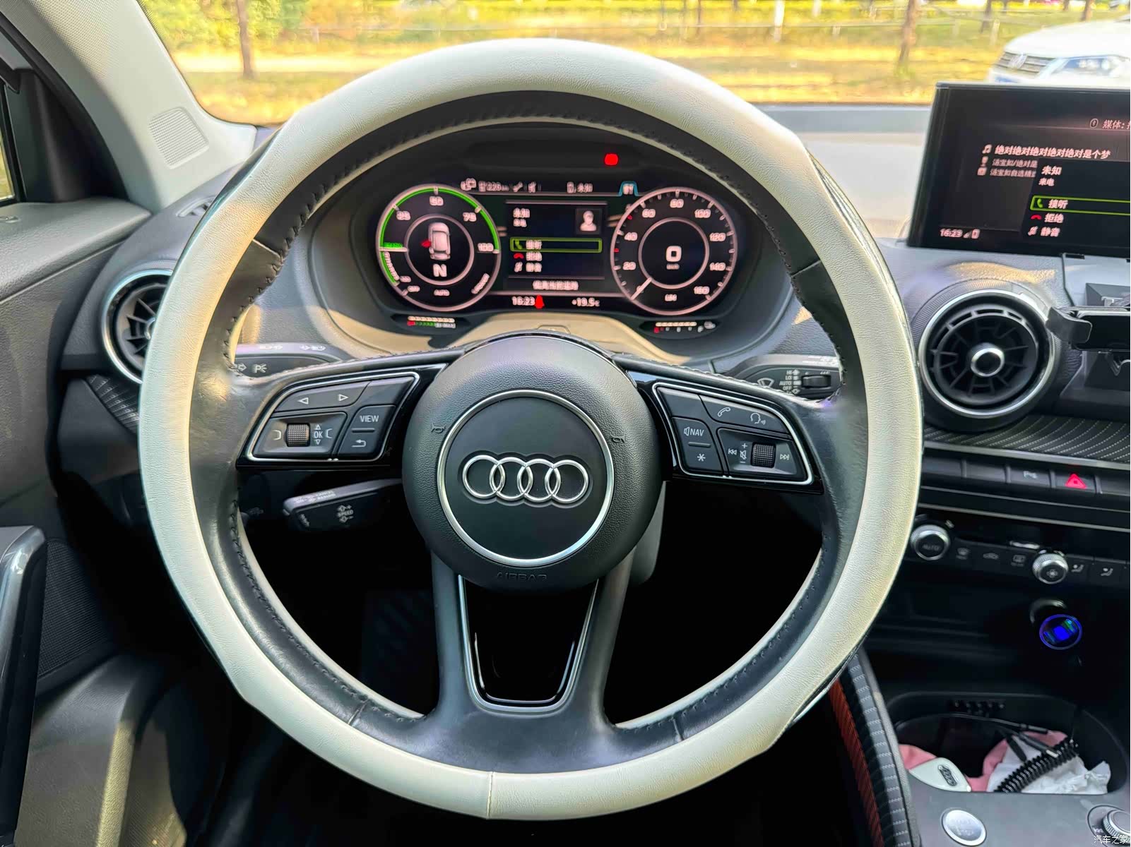 Audi e-tron, 2020 13
