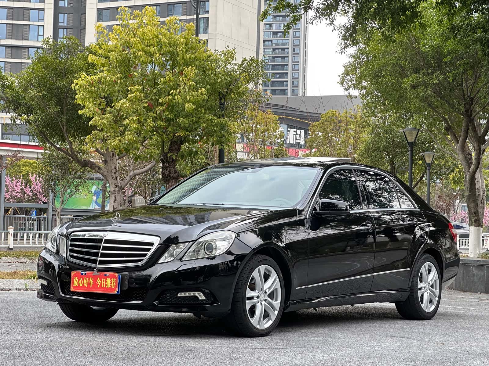 Mercedes-Benz E-Class, 2011 3