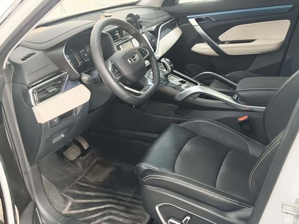 Geely Boyue, 2022 15