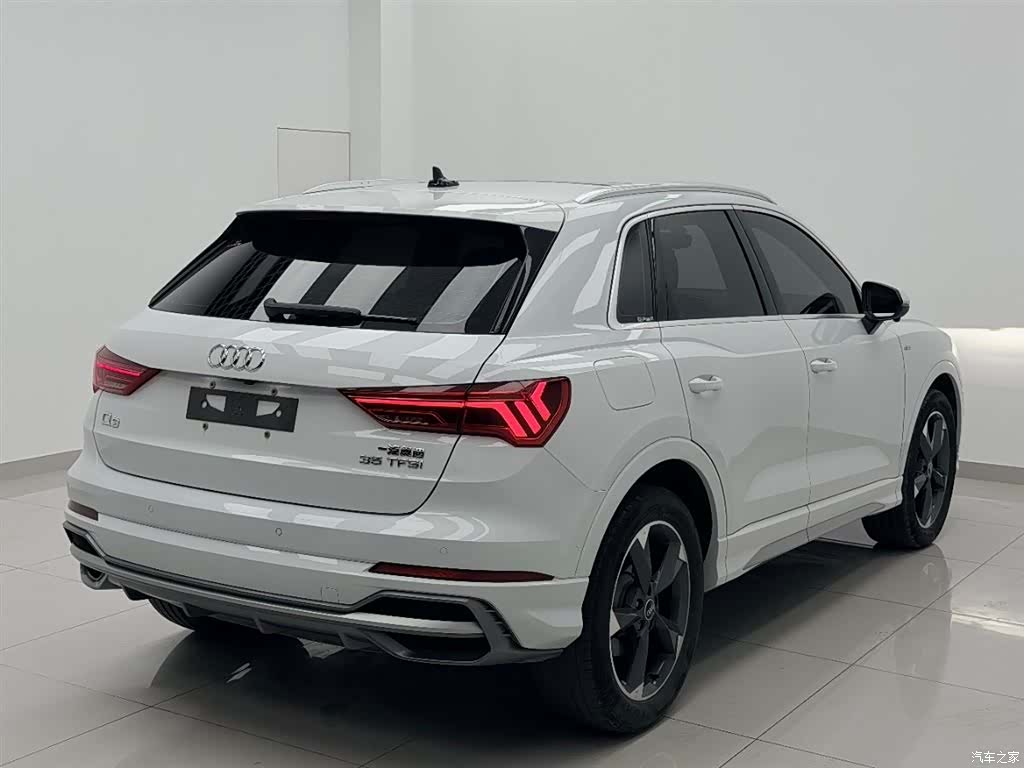 Audi Q3, 2022 13