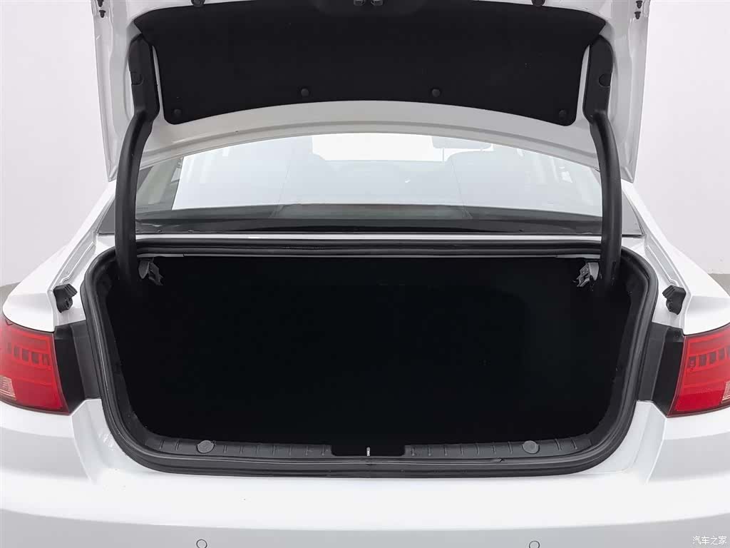 Geely Emgrand, 2017 16