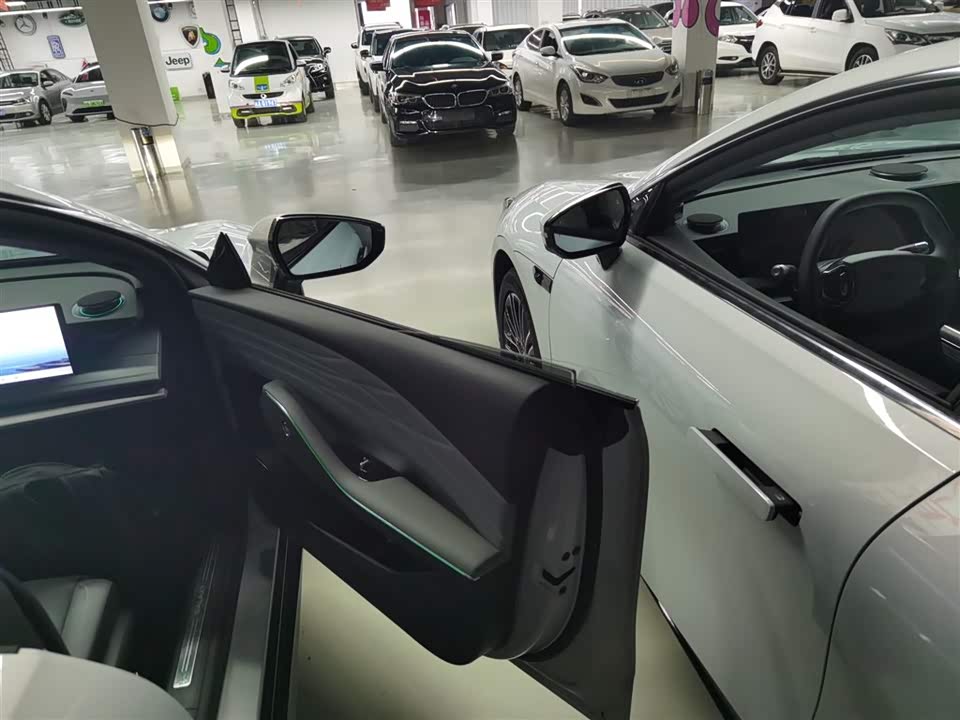 Geely Galaxy Galaxy E8