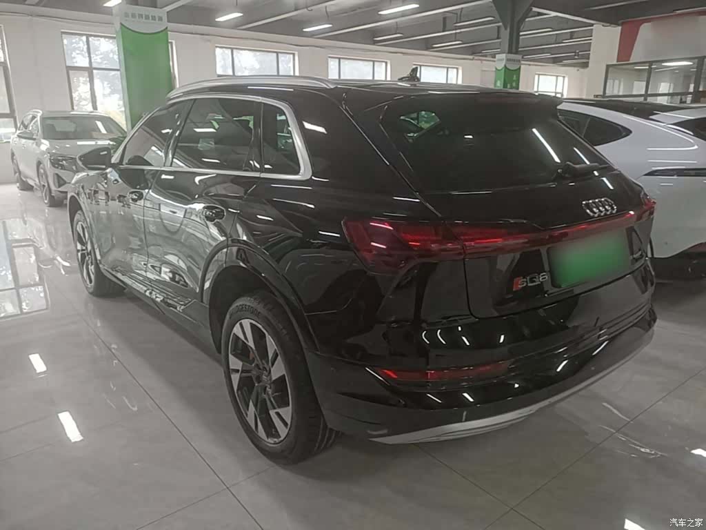 Audi e-tron, 2020 23