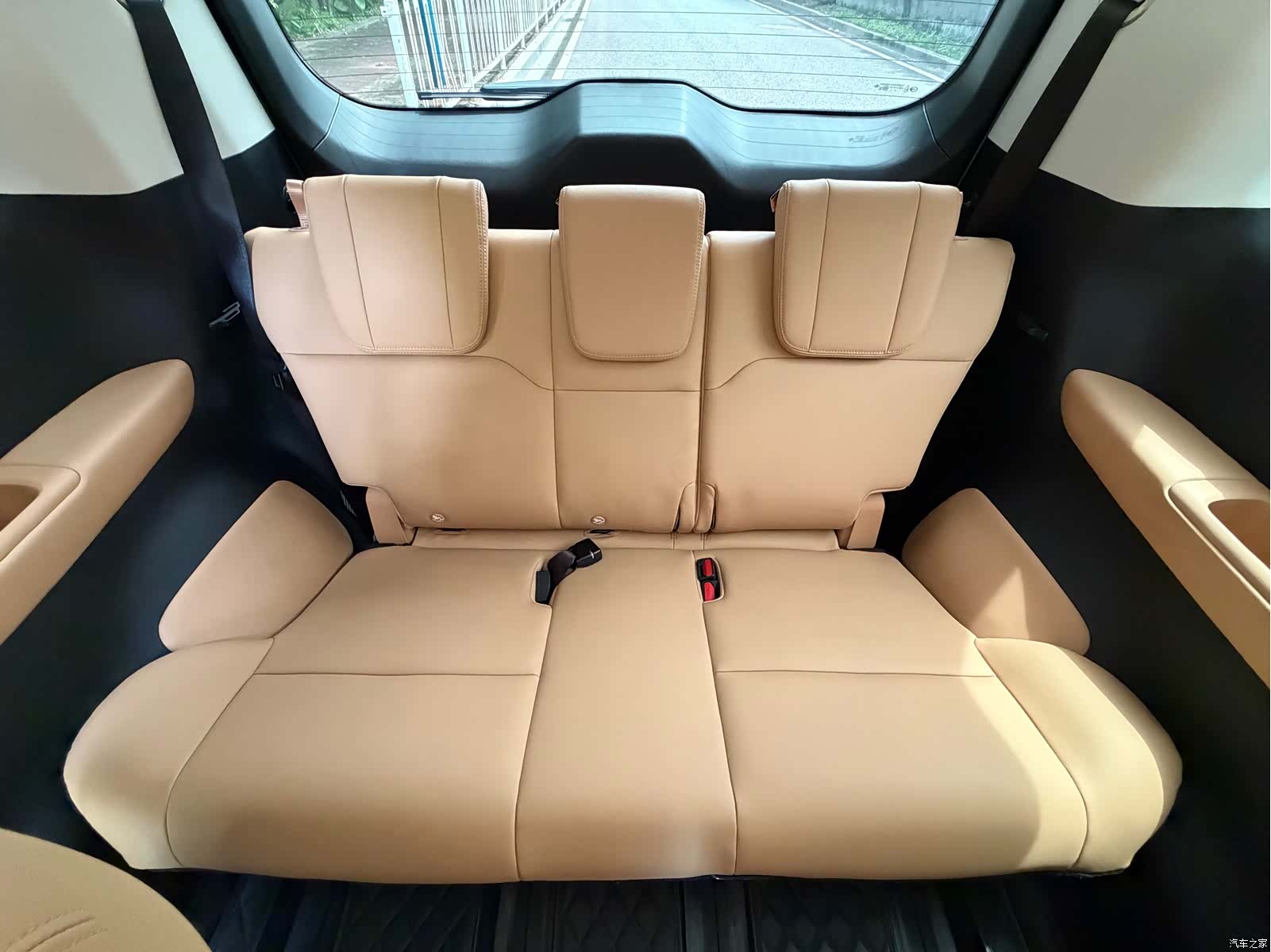 Trumpchi E8, 2024 16