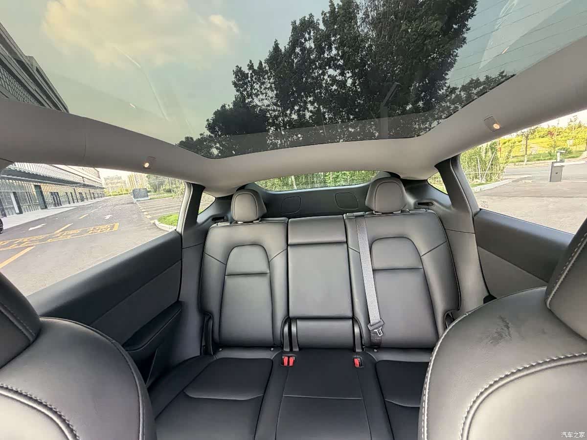 Tesla Model Y, 2023 14