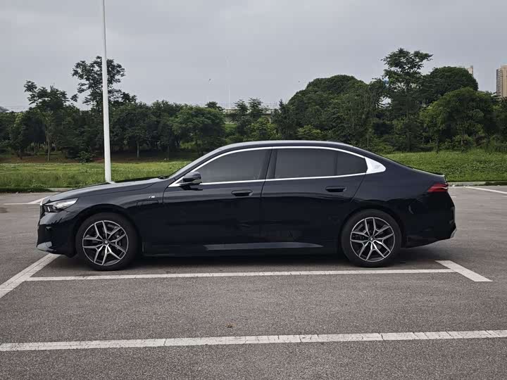 BMW i5 2024 eDrive 35L M Sport package