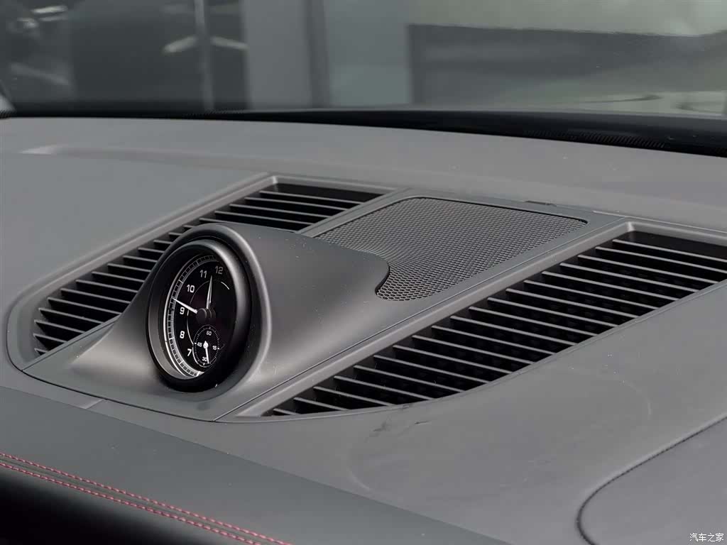 Porsche Macan, 2025 15