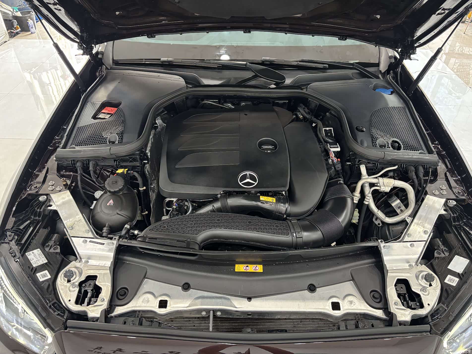 Mercedes-Benz E-Class, 2023 29