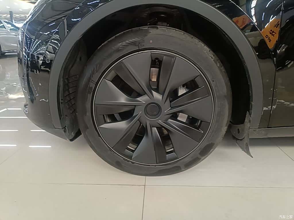 Tesla Model Y, 2023 23