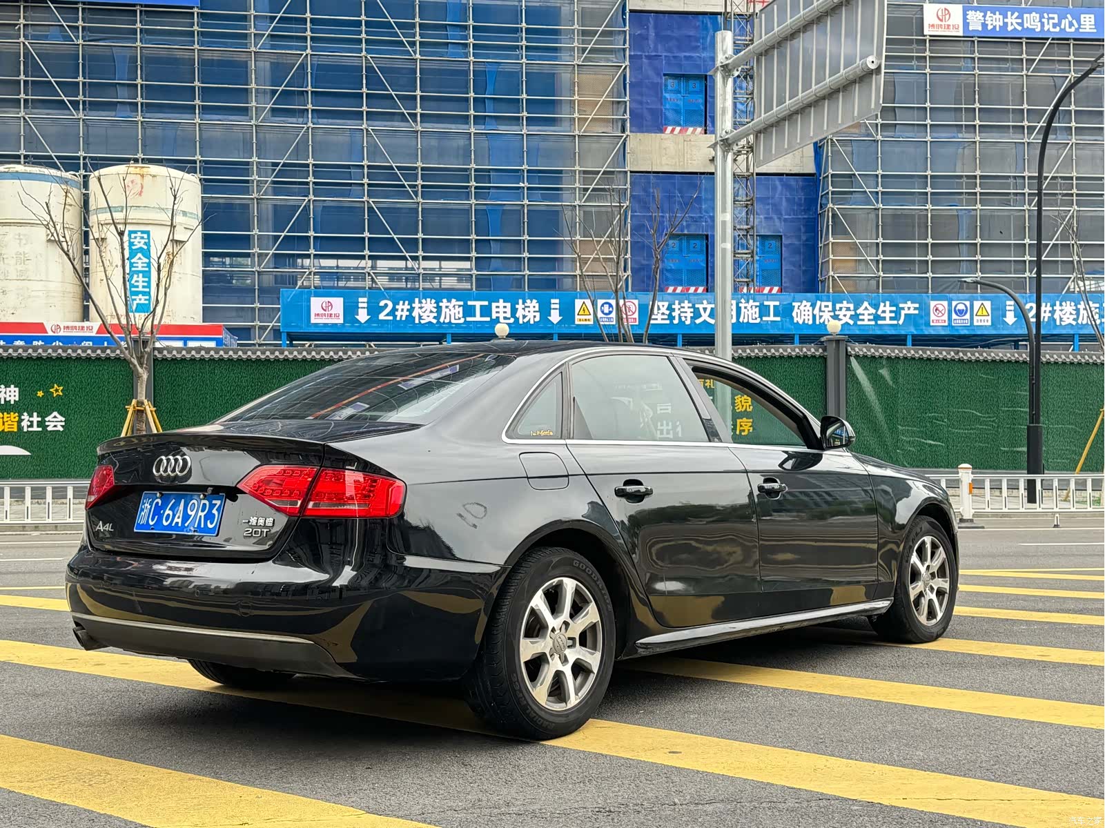 Audi A4L, 2011 6