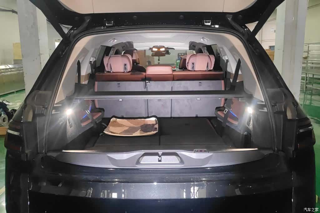 BMW X7, 2024 4