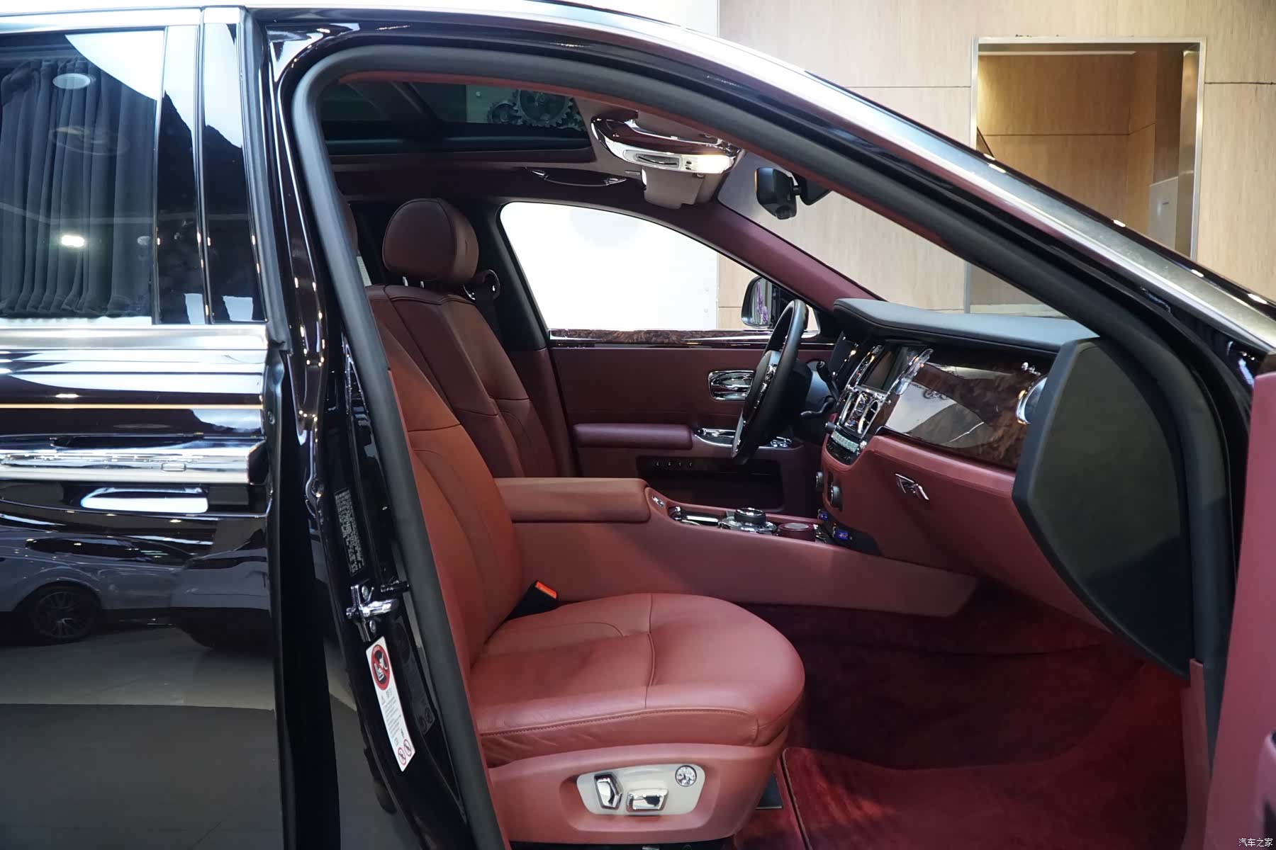 Rolls-Royce Ghost, 2014 все фото