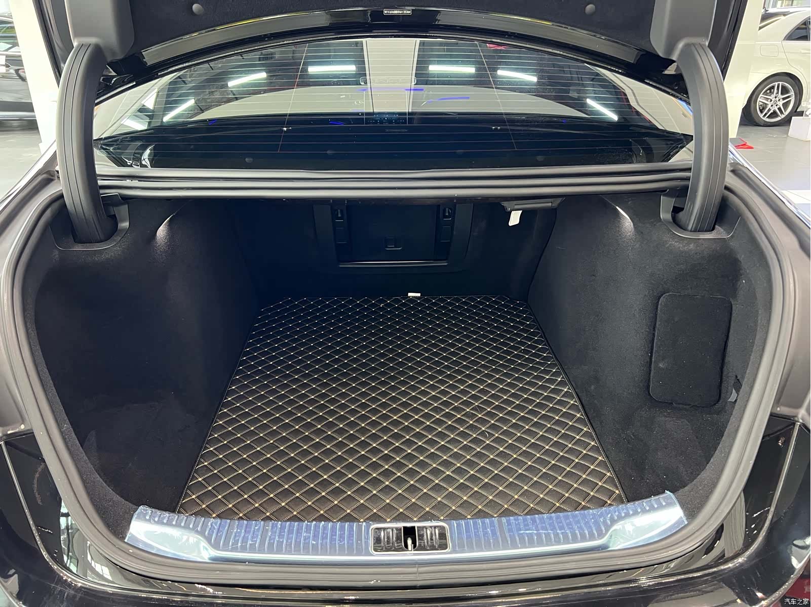 Maybach S-Class, 2022 53