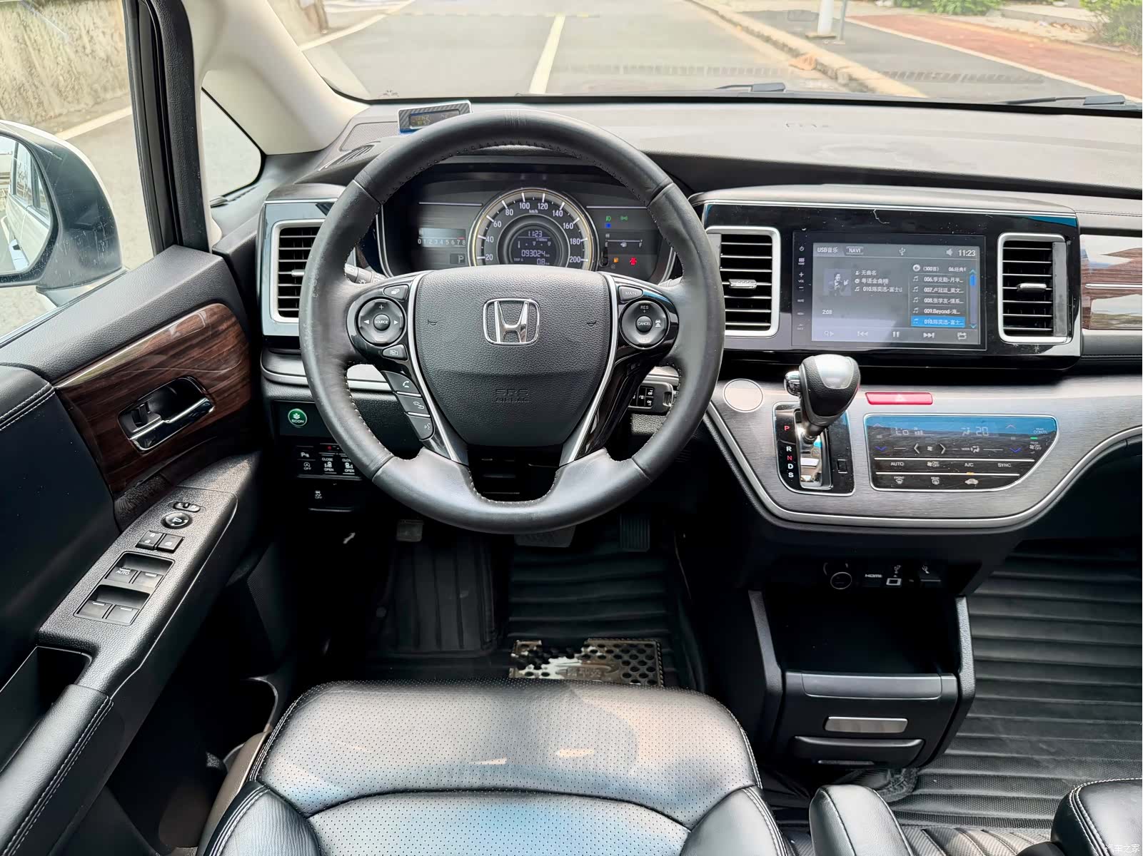 Honda Elysion, 2019 28