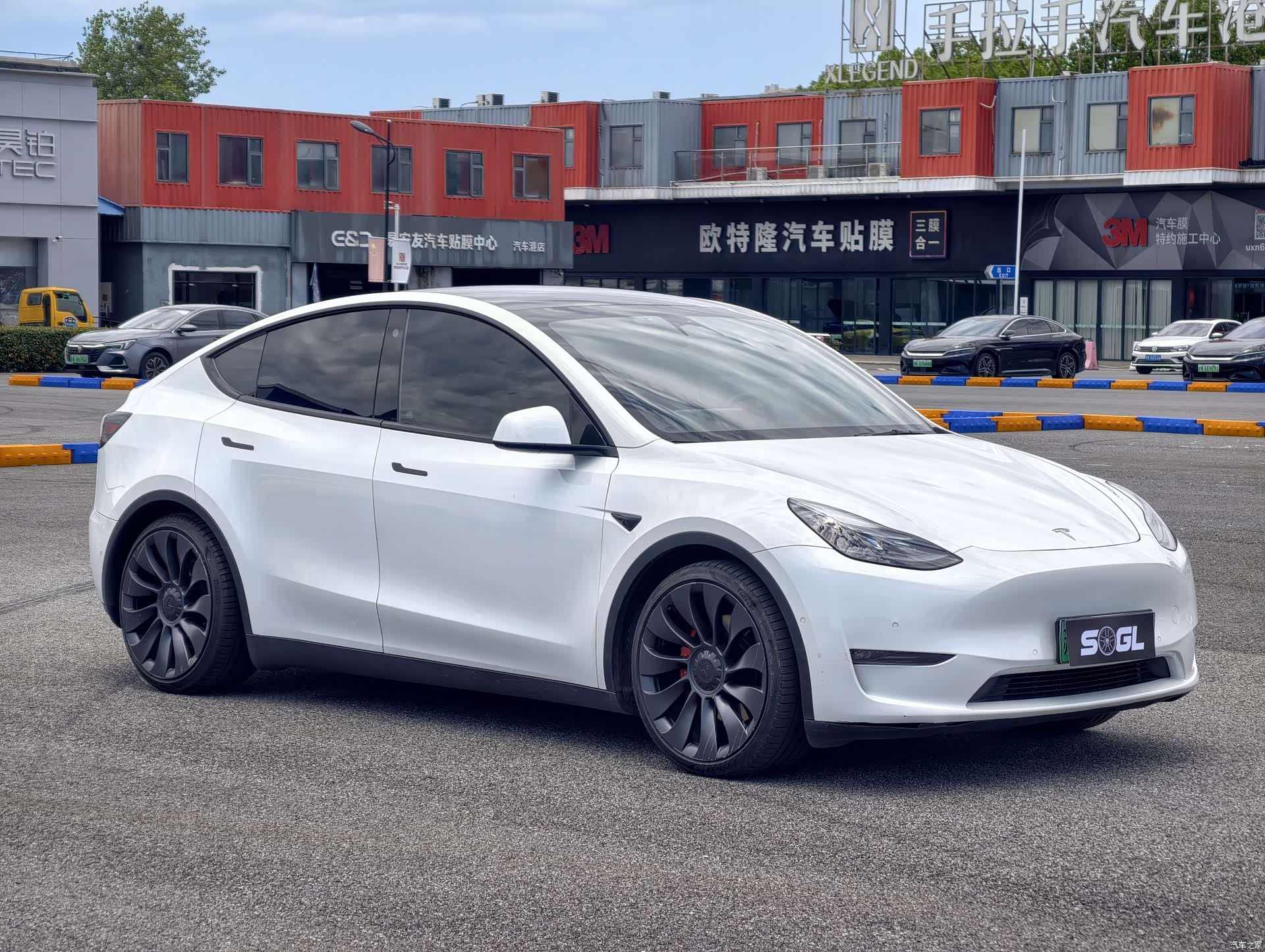 Tesla Model Y, 2023 3
