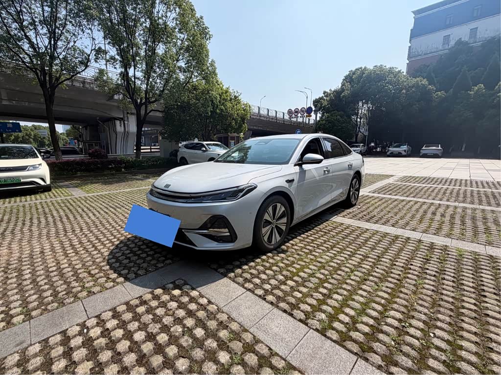 Geely Galaxy A7 EM