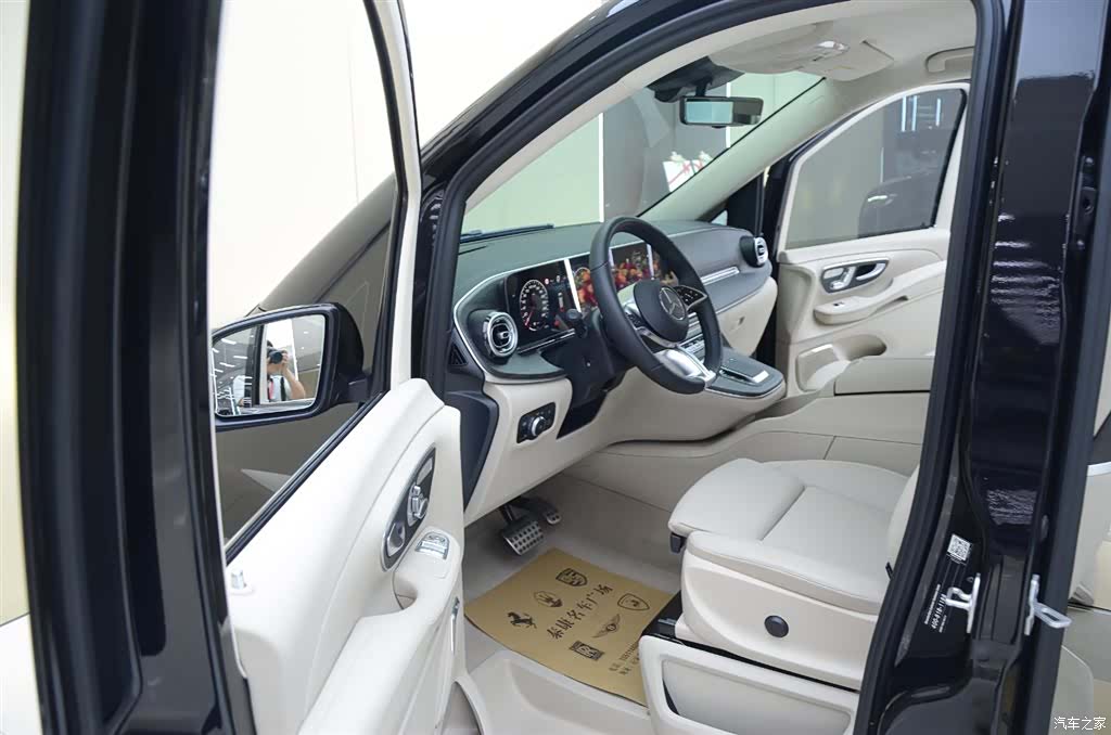 Mercedes-Benz V-Class, 2026 4