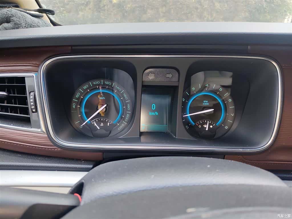 Buick GL8, 2016 4