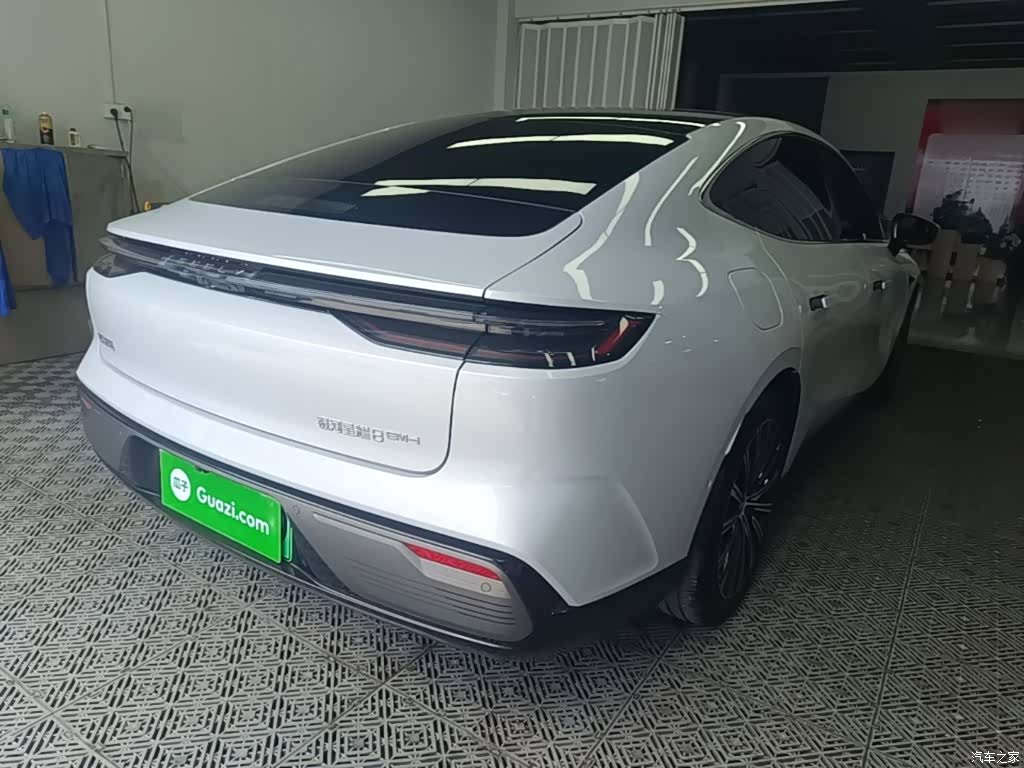 Geely 8, 2025 7