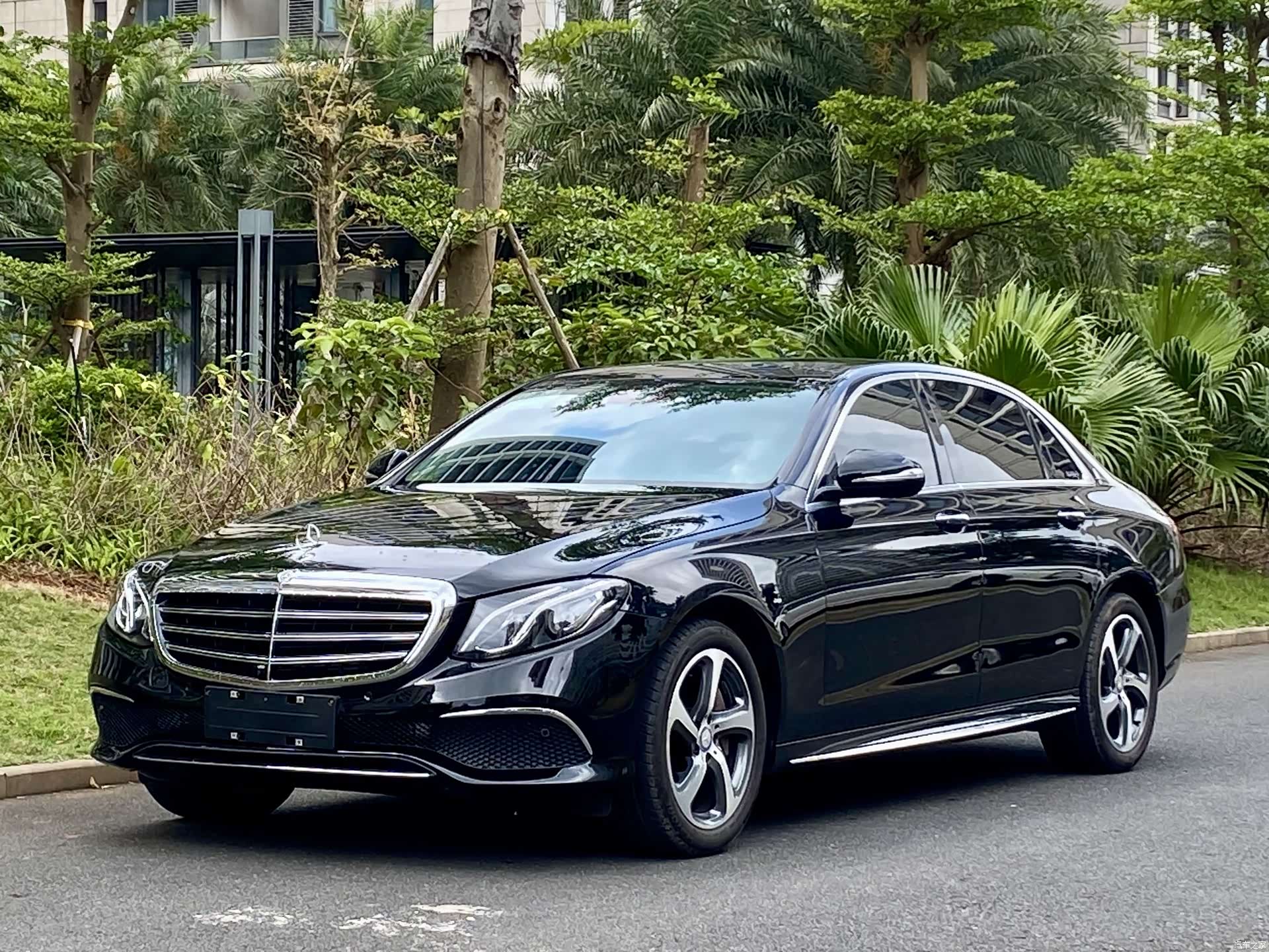 Mercedes-Benz E-Class, 2017 1