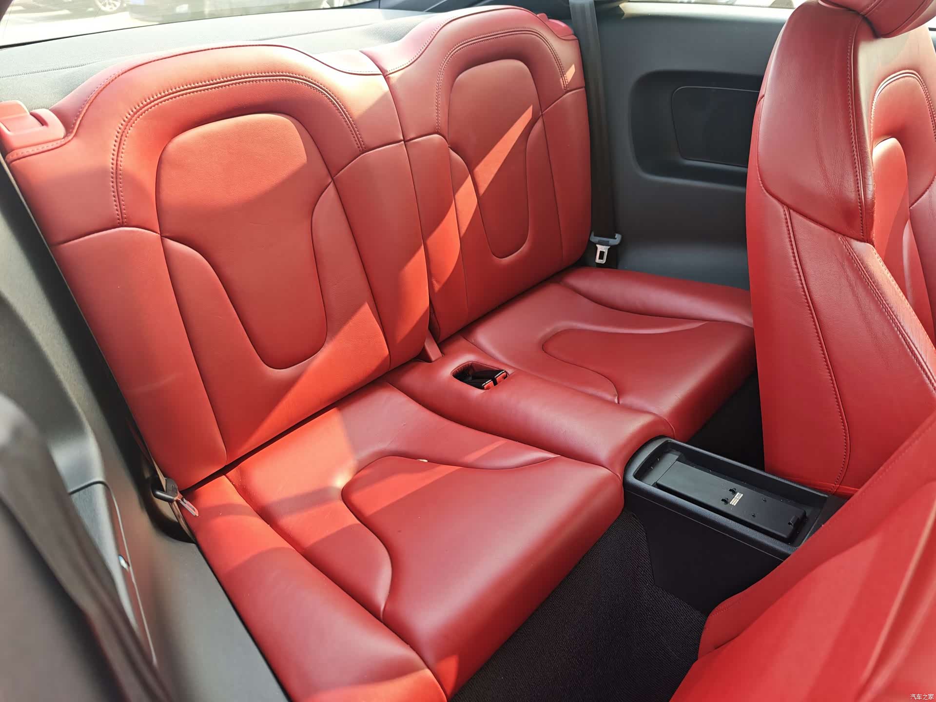 Audi TT, 2011 15