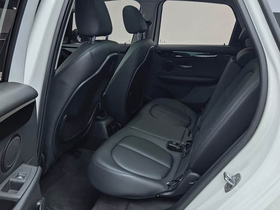 BMW 2 series station wagon