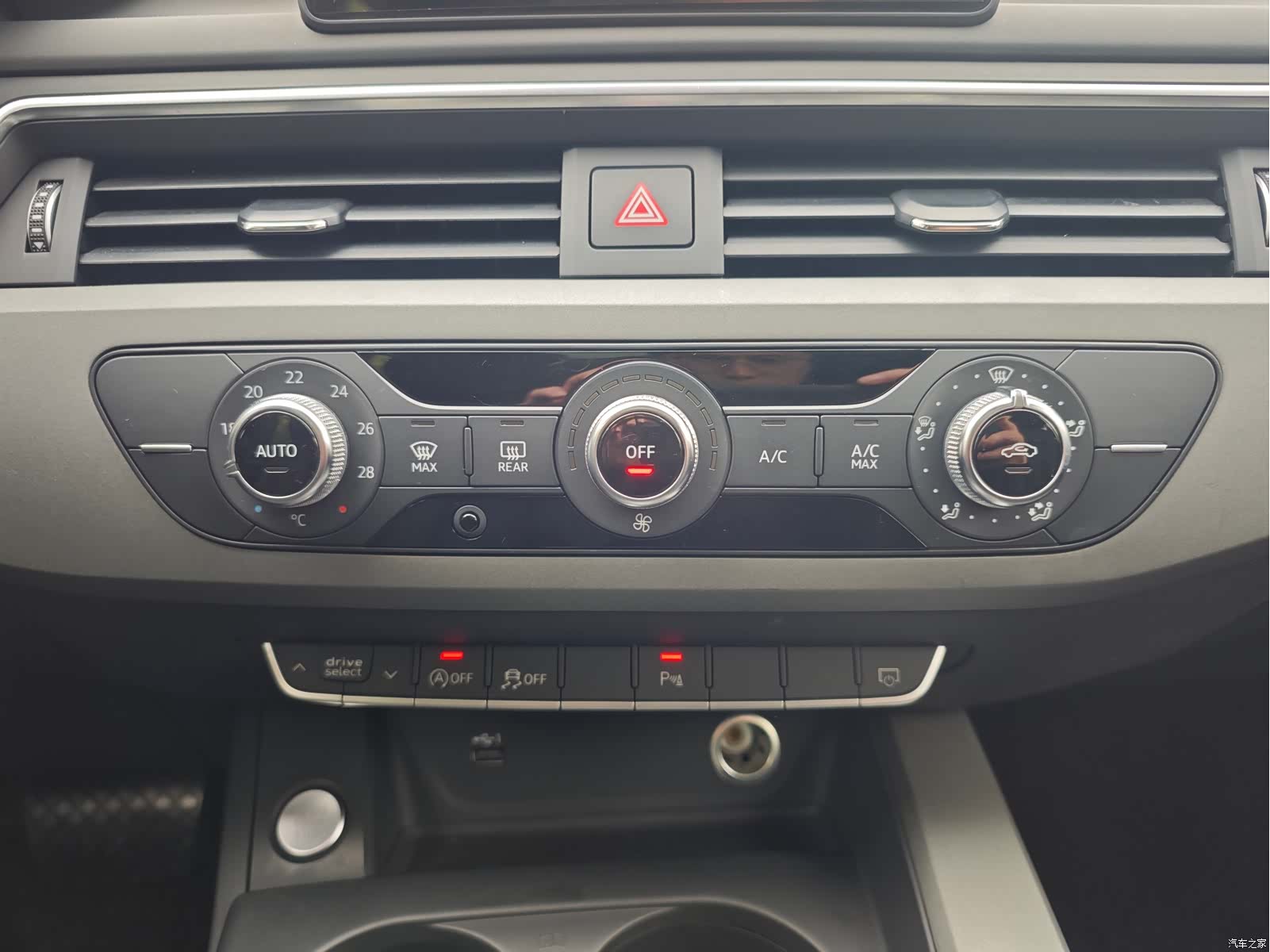 Audi A4L, 2019 12