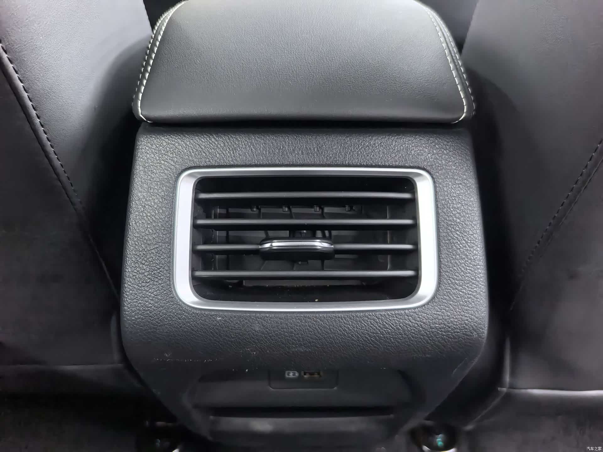 Geely X6, 2022 10