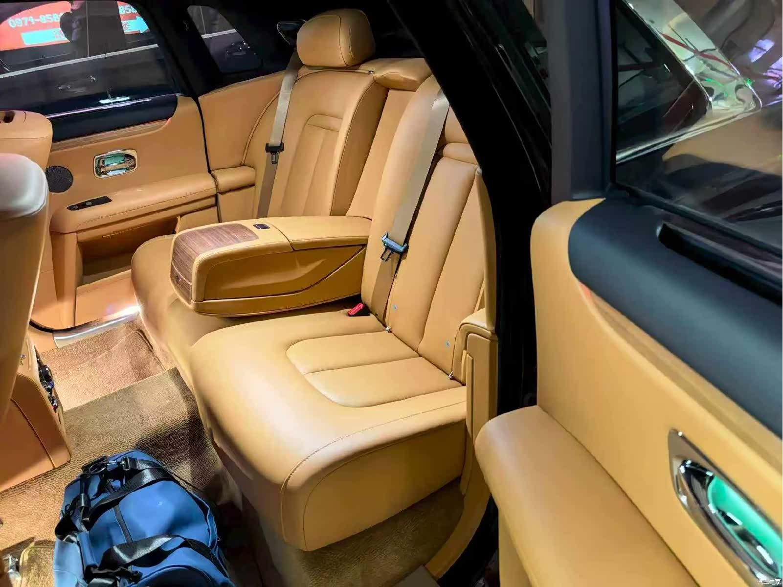 Rolls-Royce Ghost, 2024 4