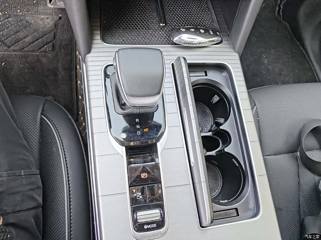 Hongqi HS7, 2024 14