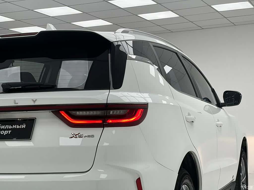 Geely X6, 2022 9