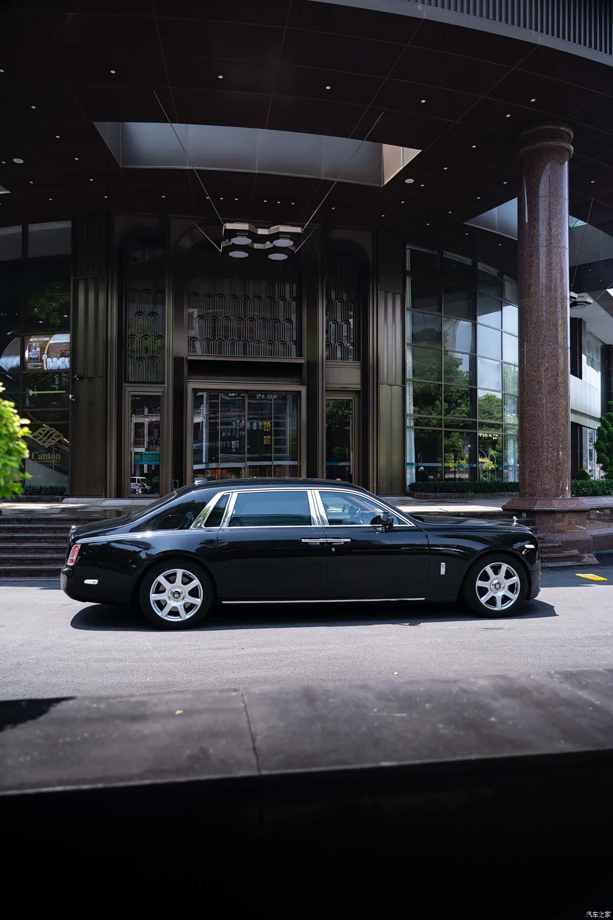 Rolls-Royce Phantom, 2020 4