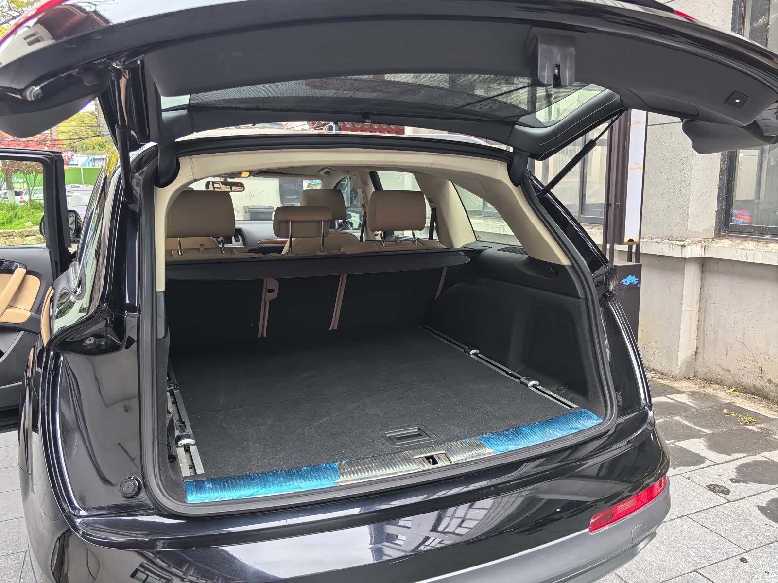 Audi Q7, 2011 10