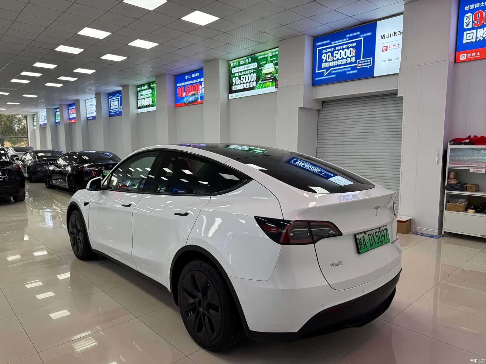 Tesla Model Y, 2022 4