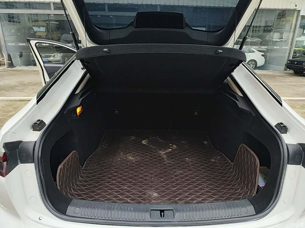 Bestune B70, 2021 19