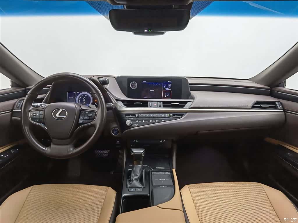 Lexus ES, 2021 все фото