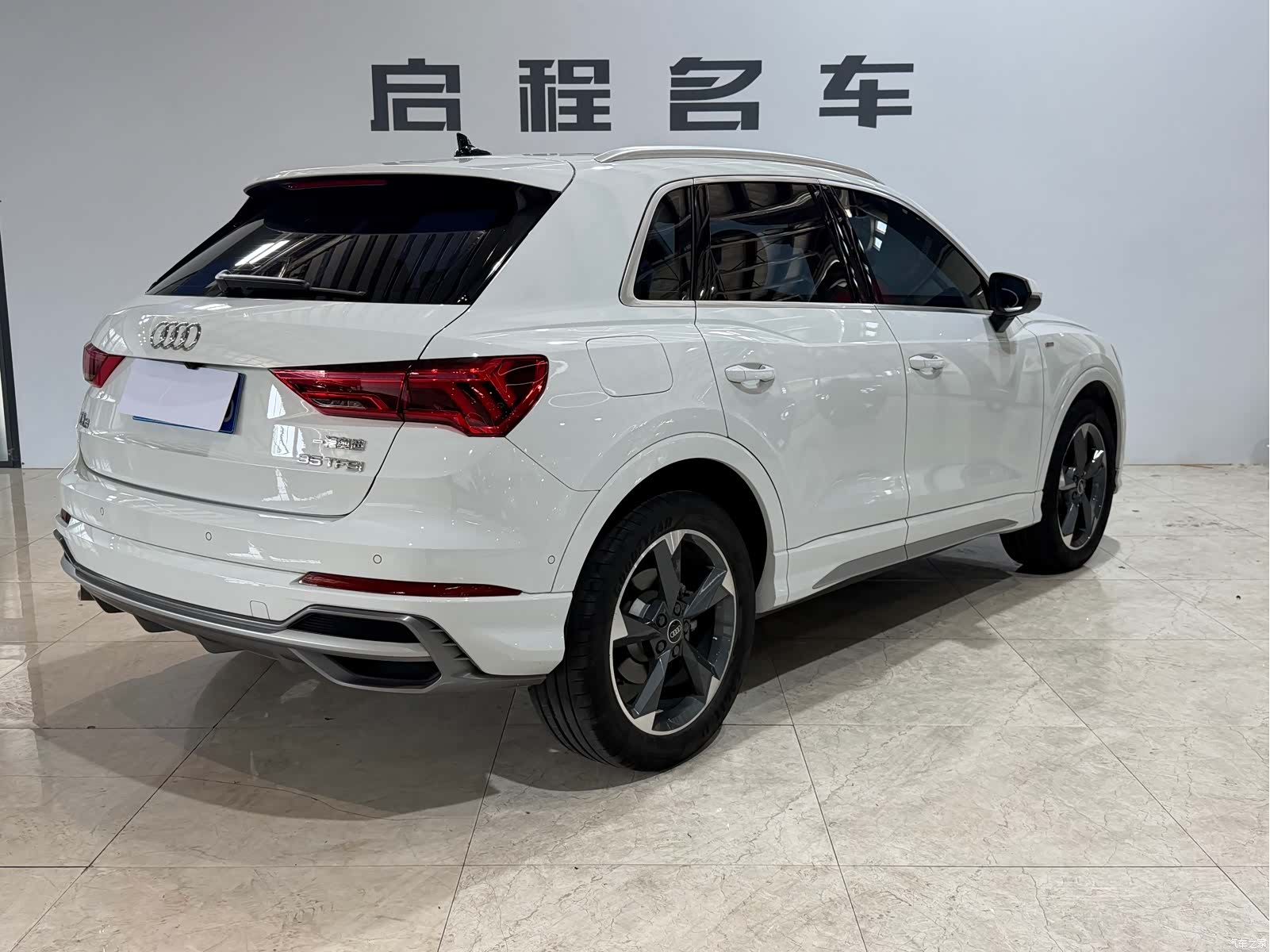 Audi Q3, 2023 4