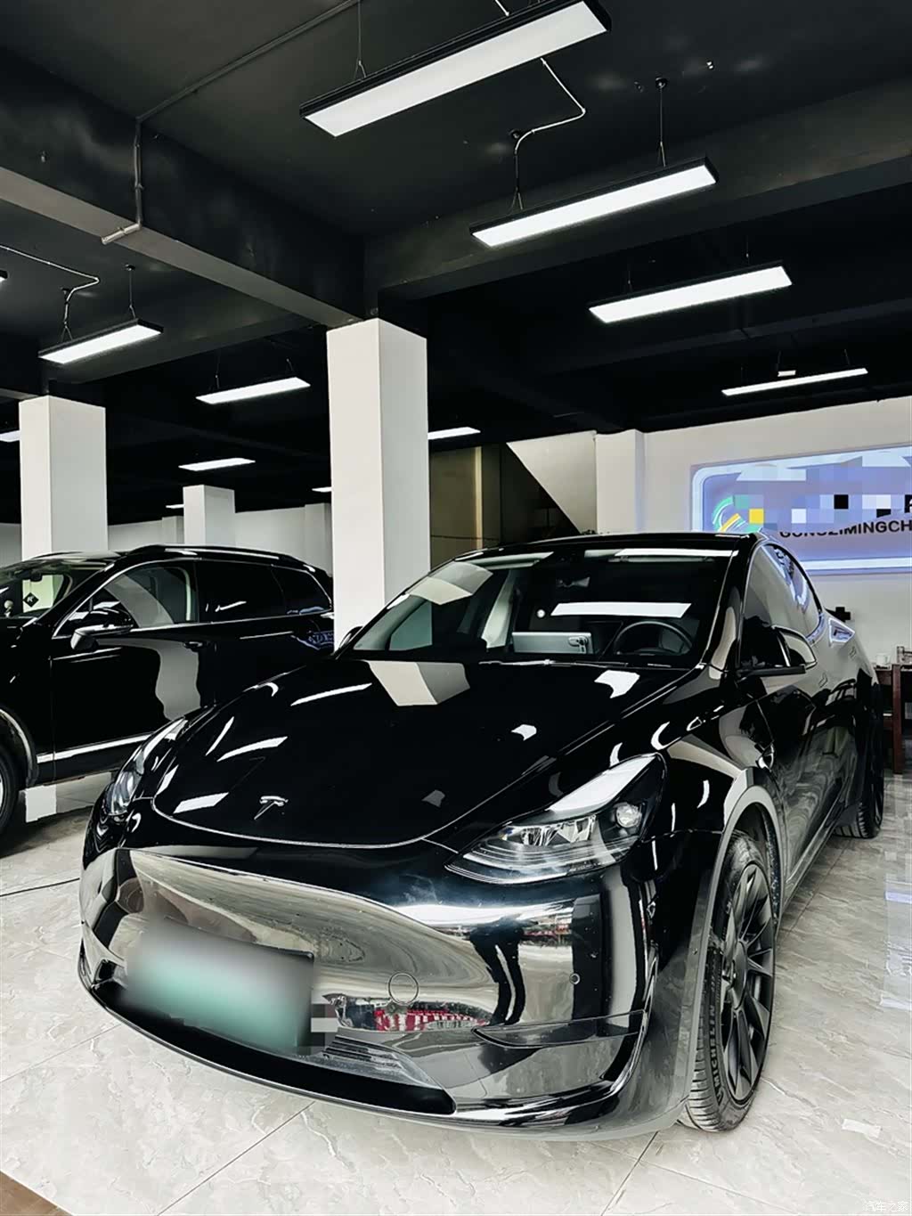 Tesla Model Y, 2022 2