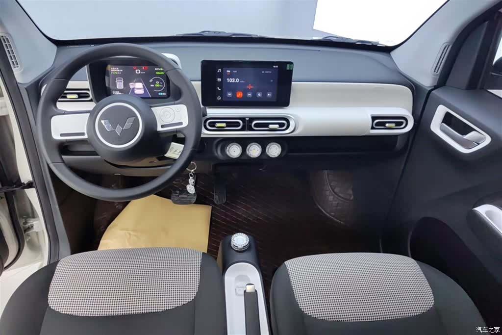 Wuling MINIEV, 2024 12
