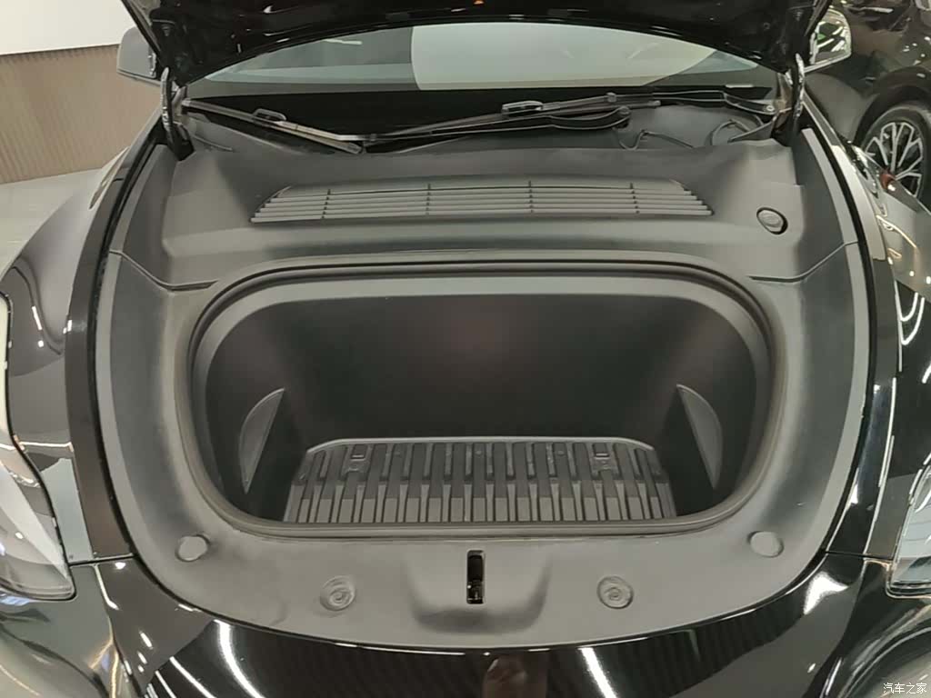 Tesla Model Y, 2022 20