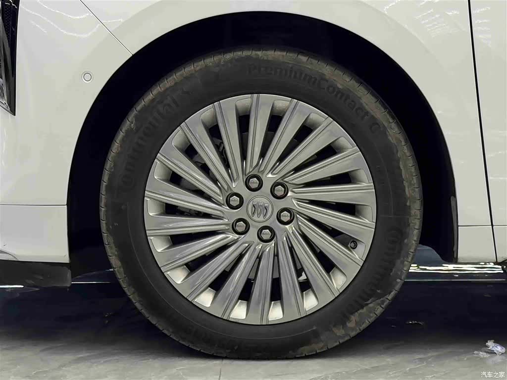Buick Century, 2023 4