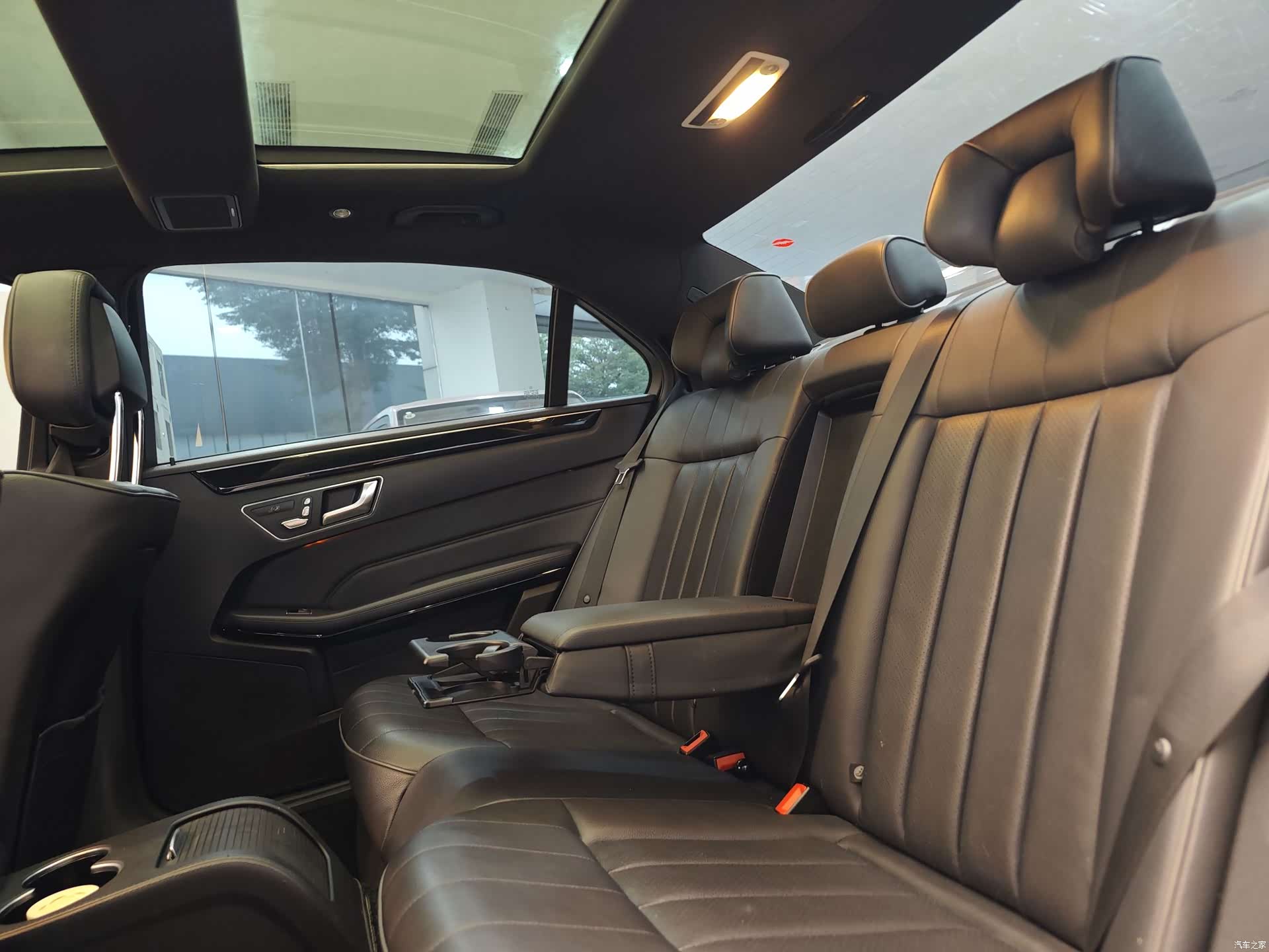 Mercedes-Benz E-Class, 2015 22