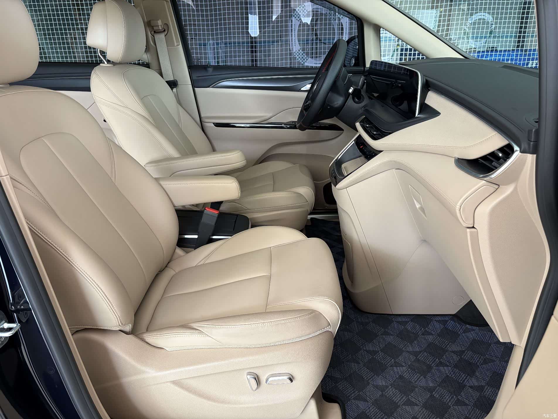 Buick GL8, 2025 все фото