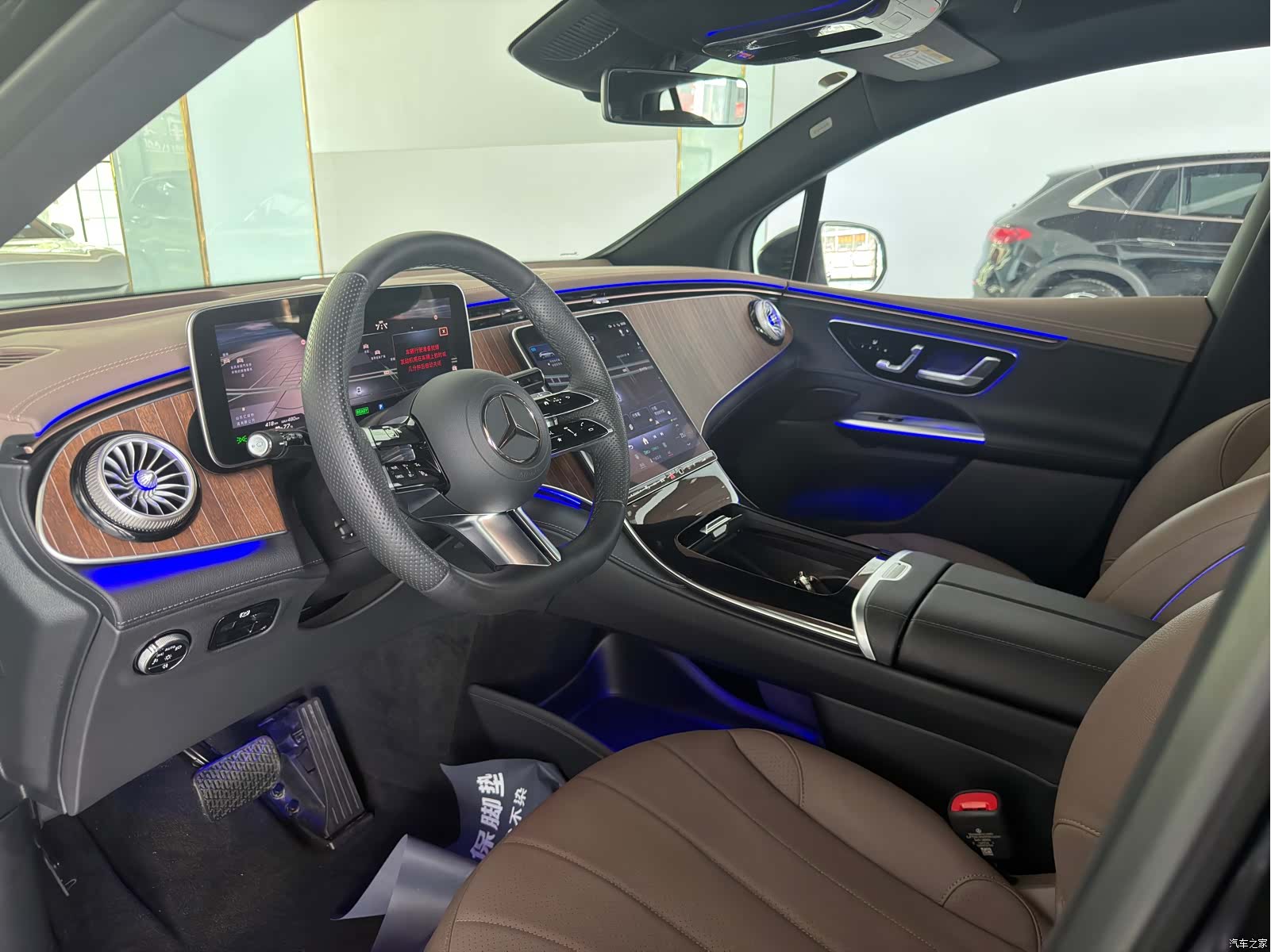 Mercedes-Benz EQE, 2025 10