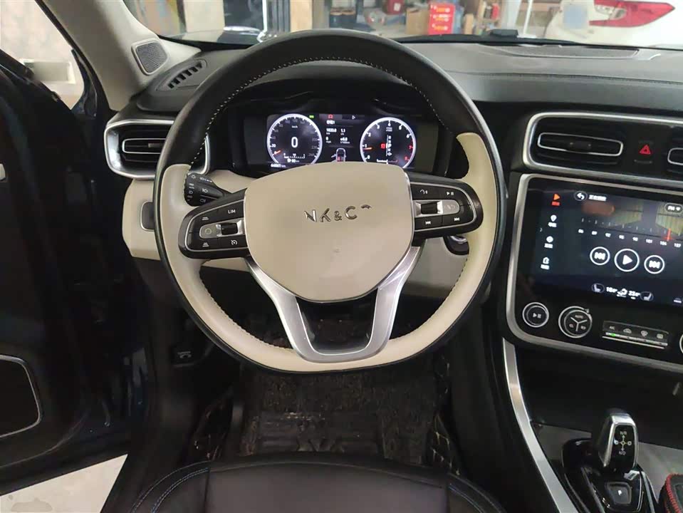 Lynk & Co 01