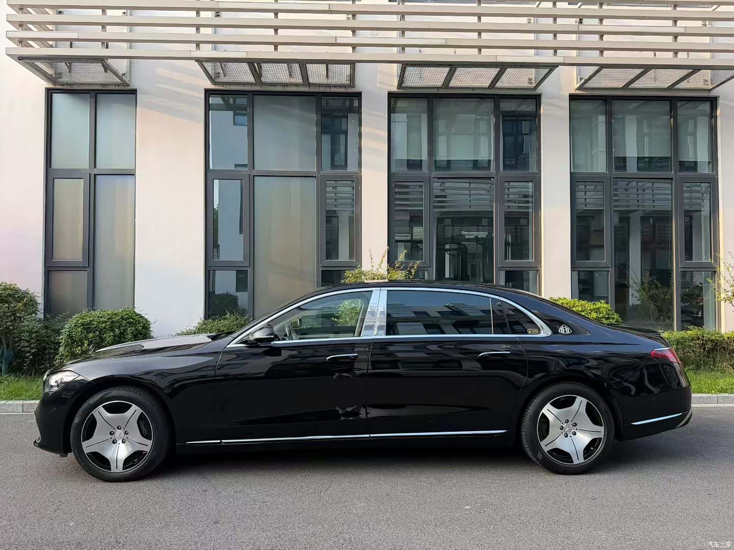 Maybach S-Class, 2023 3