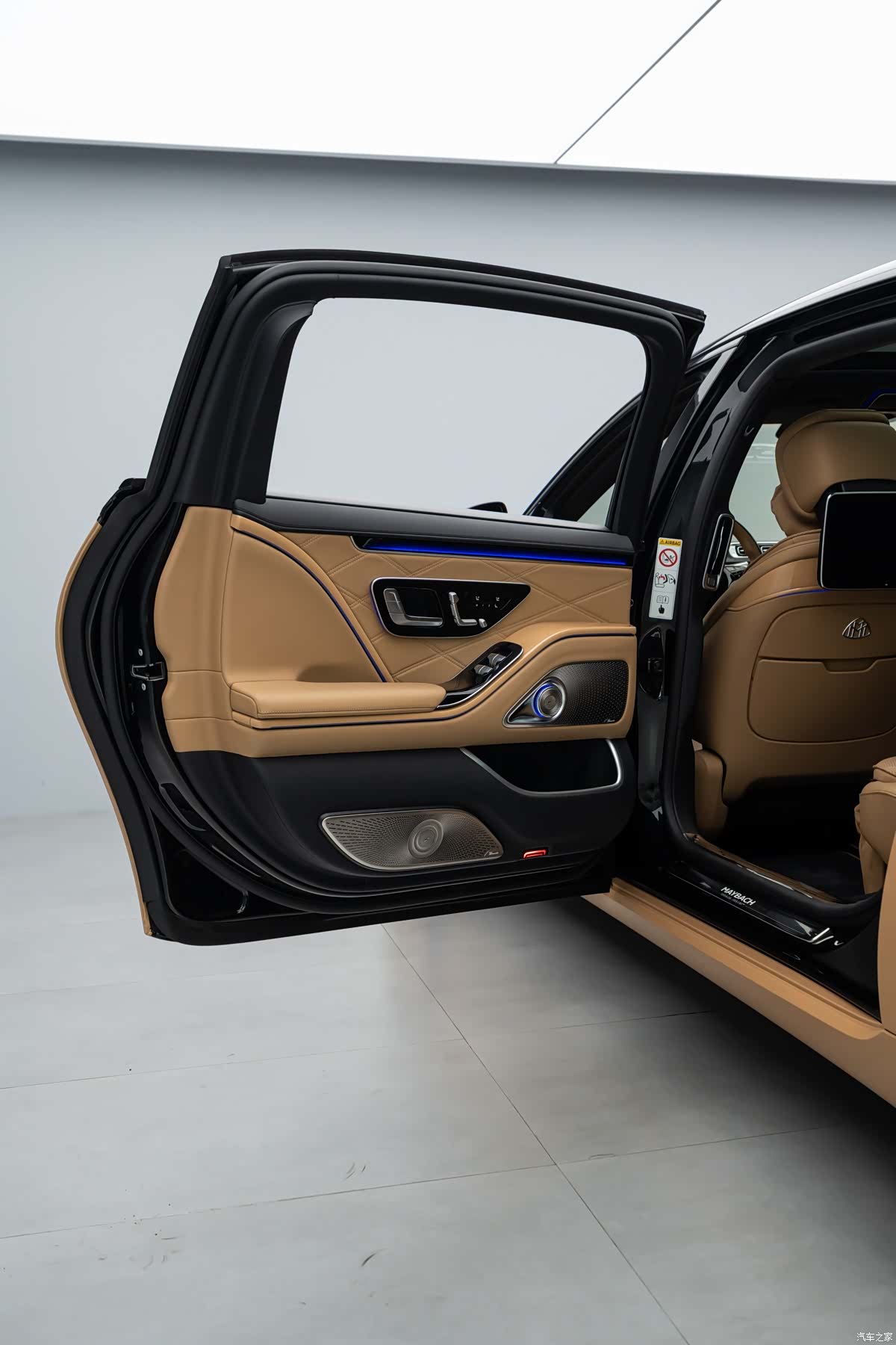 Maybach S-Class, 2023 25