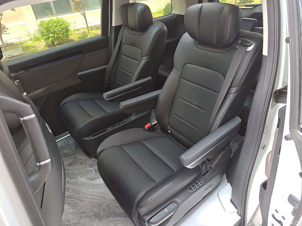 Trumpchi E8, 2024 17