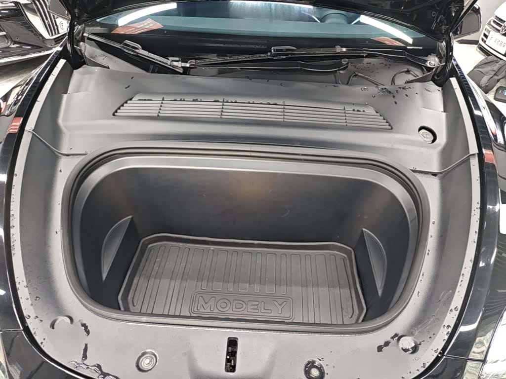 Tesla Model Y, 2023 20